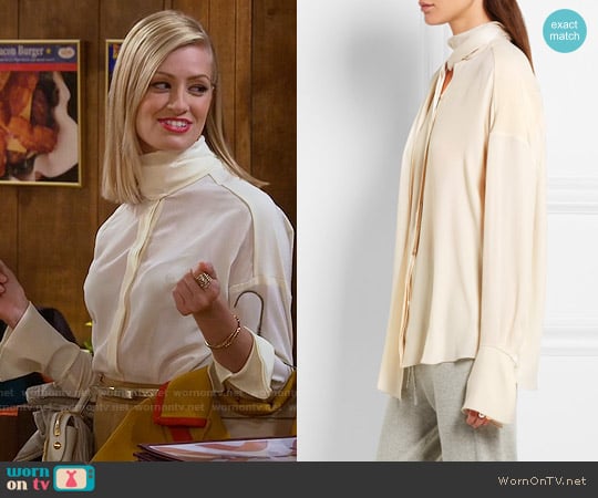 See by Chloe Satin-trimmed Silk Crepe de Chine Blouse worn by Caroline Channing (Beth Behrs) on 2 Broke Girls