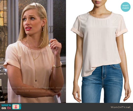 Theory Bakeeve Silk Top in Pearl Pink worn by Caroline Channing (Beth Behrs) on 2 Broke Girls