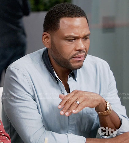 Andre’s blue shirt with contrasting collar on Black-ish