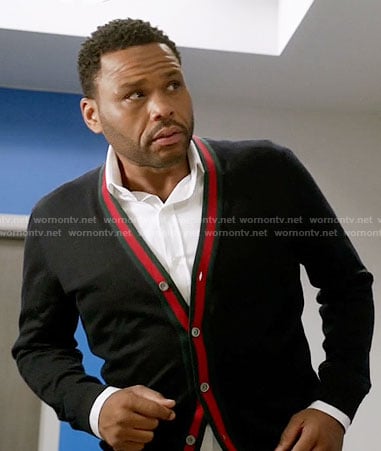 Andre’s v-neck cardigan with red trim on Black-ish