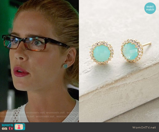 Anthropologie Aludra Posts worn by Felicity Smoak (Emily Bett Rickards) on Arrow