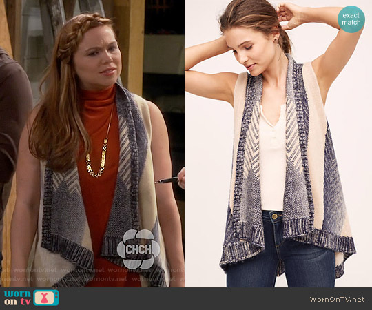 Sleeping on Snow from Anthropologie Mabli Vest in Blue Motif worn by Kristin Baxter (Amanda Fuller) on Last Man Standing