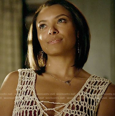 Bonnie’s crochet top and triangle necklace on The Vampire Diaries