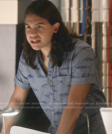 Cisco’s blue fish print shirt on The Flash