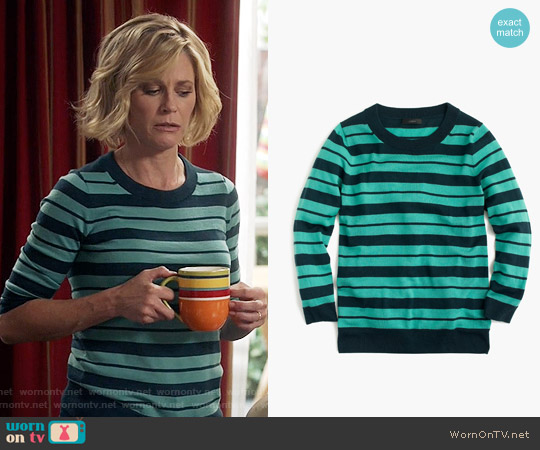 J.Crew Tippi Sweater in Mixed Stripe in Verdigris Sherwood worn by Claire Dunphy (Julie Bowen) on Modern Family