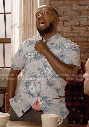 Winston’s grey tropical print shirt on New Girl