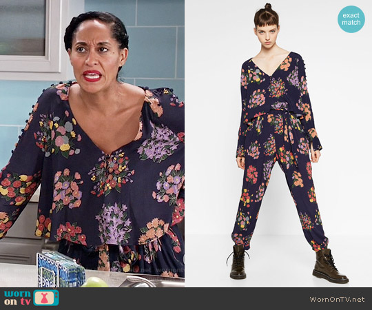 Zara Flowing Printed Top worn by Rainbow Johnson (Tracee Ellis Ross) on Black-ish