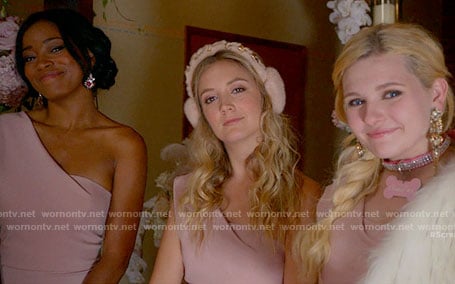 Zayday and The Chanels’ pink one shoulder bridesmaid dresses on Scream Queens