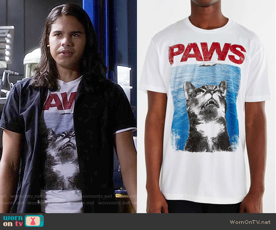 Riot Society PAWS Tee worn by Cisco Ramon (Carlos Valdes) on The Flash