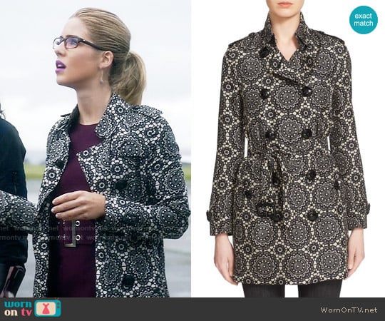 Burberry London Kensington Lace Print Silk Trench Coat worn by Felicity Smoak (Emily Bett Rickards) on The Flash