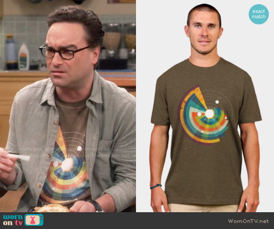 Delun The Vortex T-shirt in Mocha Heather worn by Leonard Hofstadter (Johnny Galecki) on The Big Bang Theory