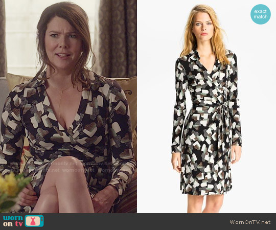 Diane von Furstenberg New Jeanne 2 Dress in Grand Piano Jade Print worn by Lorelai Gilmore (Lauren Graham) on Gilmore Girls