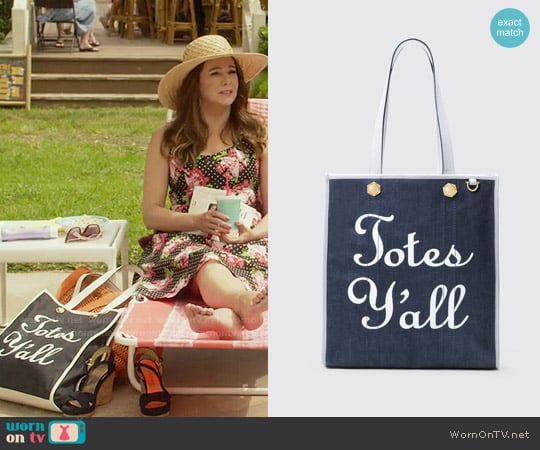 Draper James Totes Y’all Vanderbilt Tote worn by Lorelai Gilmore (Lauren Graham) on Gilmore Girls