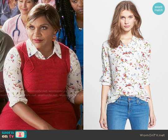 Equipment Brett Floral Silk Blouse in Nature White worn by Mindy Lahiri (Mindy Kaling) on The Mindy Project