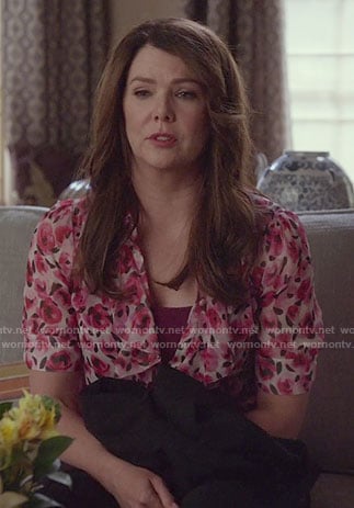 Lorelai’s pink floral ruffled blouse on Gilmore Girls: A Year in the Life