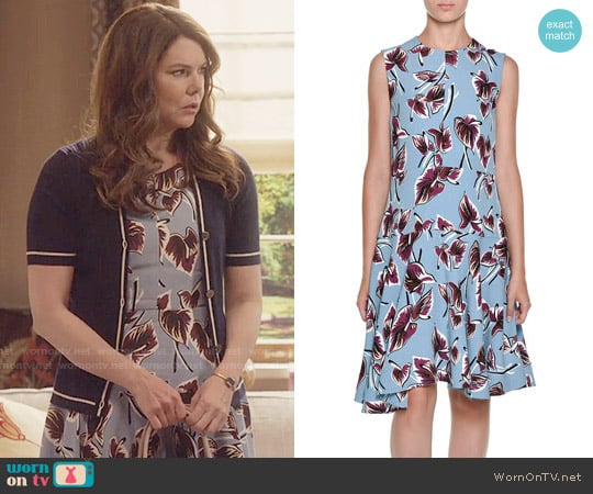 Marni Amlapura Dropped-Waist Floral-Print Dress worn by Lorelai Gilmore (Lauren Graham) on Gilmore Girls
