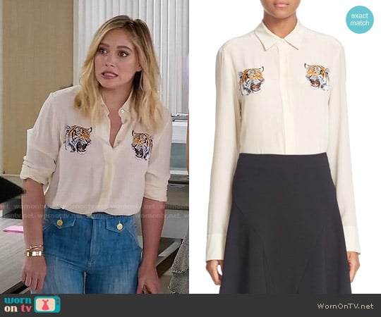 Stella McCartney Arlo Tiger Embroidered Silk Crepe Blouse worn by Kelsey Peters (Hilary Duff) on Younger
