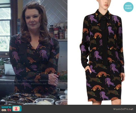 Stella McCartney Wildcat Print Dress worn by Lorelai Gilmore (Lauren Graham) on Gilmore Girls