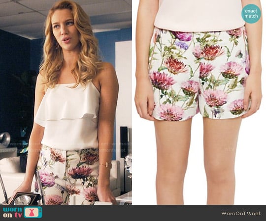 Ted Baker Ruthee Thistle Print Shorts worn by Petra Solano (Yael Grobglas) on Jane the Virgin