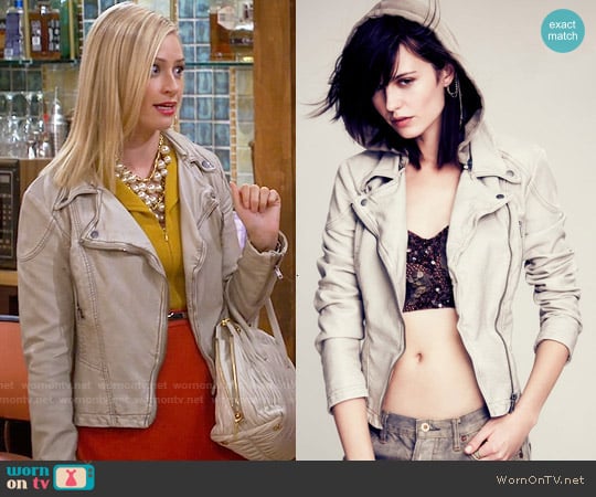 Free People Vegan Leather Hooded Motorcycle Jacket in Light Grey worn by Caroline Channing (Beth Behrs) on 2 Broke Girls