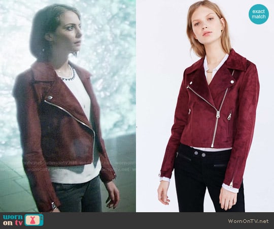 Silence + Noise Vegan Suede Biker Jacket in Maroon worn by Thea Queen (Willa Holland) on Arrow