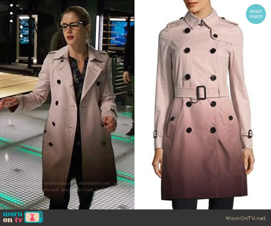 Burberry Kensington Ombre Trench worn by Felicity Smoak (Emily Bett Rickards) on Arrow