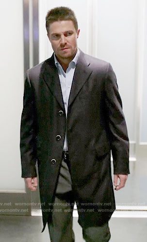 Oliver’s black coat on Arrow