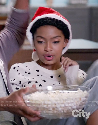 Zoey’s white star print sweater on Black-ish