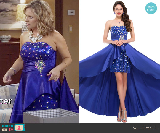 Strapless Prom Dress worn by Kimmy Gibbler (Andrea Barber) on Fuller House