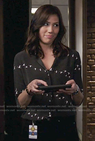 Angela’s black and white bird print blouse on Bones