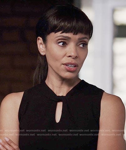 Camille’s black sleeveless keyhole top on Bones