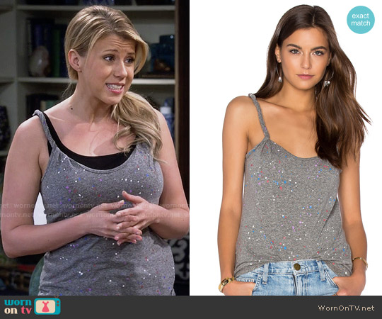 Current Elliott The Twisted Strap Tank in Heather Grey Paint Splatter worn by Stephanie Tanner (Jodie Sweetin) on Fuller House