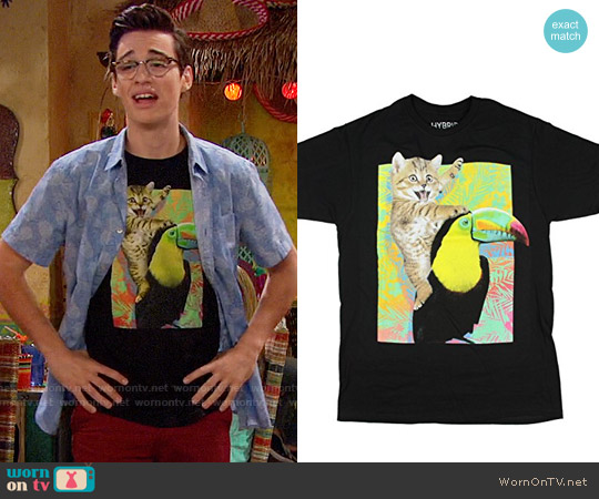 Hybrid Cat Toucan Ride T-shirt worn by Joey Rooney (Joey Bragg) on Liv and Maddie