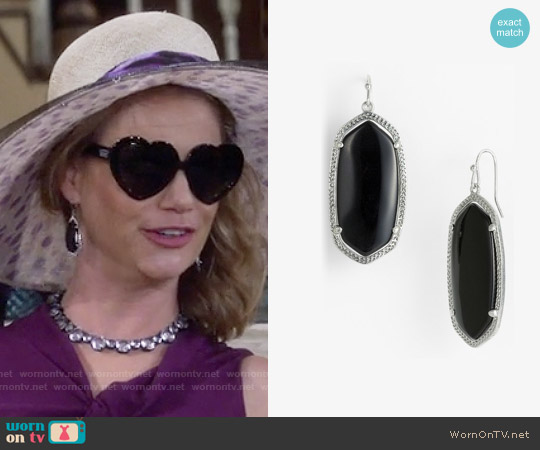 Kendra Scott Elle Drop Earrings in Black / Silver worn by Kimmy Gibbler (Andrea Barber) on Fuller House