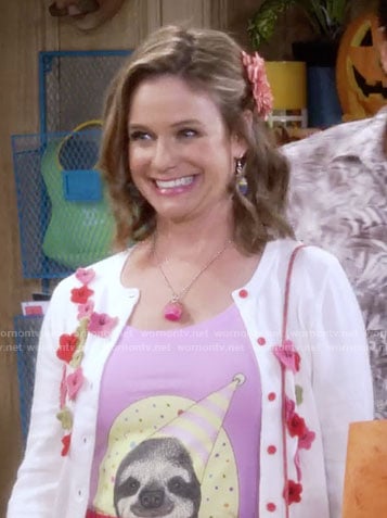 Kimmy’s sloth tee and flower applique cardigan on Fuller House