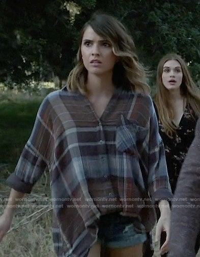 Malia’s oversized plaid shirt on Teen Wolf