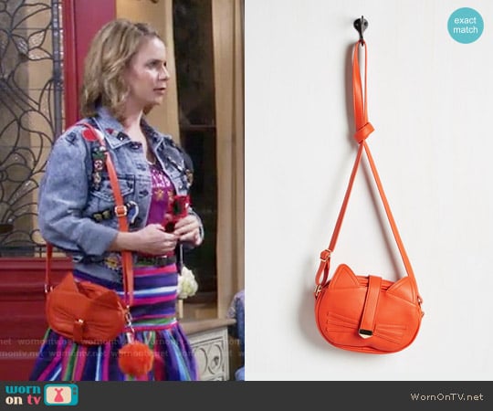 ModCloth Do You Have to Let It Whisker? Bag worn by Kimmy Gibbler (Andrea Barber) on Fuller House