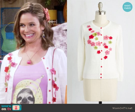 ModCloth Savor the Date Cardigan worn by Kimmy Gibbler (Andrea Barber) on Fuller House