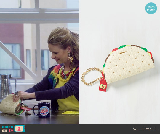 Betsey Johnson Taco the Town Clutch worn by Kimmy Gibbler (Andrea Barber) on Fuller House