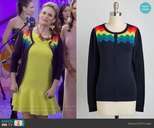 ModCloth You Heard That Bright Cardigan in Rainbow worn by Kimmy Gibbler (Andrea Barber) on Fuller House