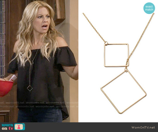 Target Square Toggle Long Necklace worn by DJ Tanner-Fuller (Candace Cameron Bure) on Fuller House