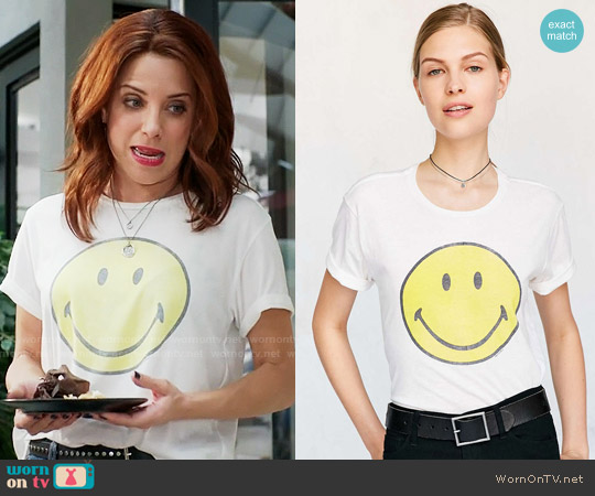 Smiley Face Tee from Urban Outfitters worn by Jo (Alanna Ubach) on Girlfriends Guide to Divorce
