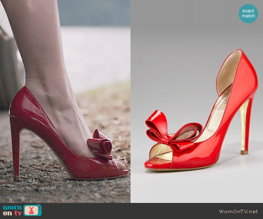 Valentino Couture Bow dOrsay Pump worn by Cheryl Blossom (Madelaine Petsch) on Riverdale