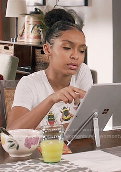 Zoey’s bee graphic tee on Black-ish