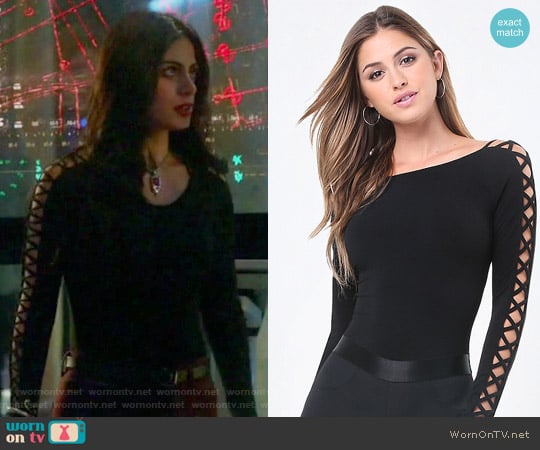 Bebe Lace Up Sleeve Scoop Top worn by Isabelle Lightwood (Emeraude Toubia ) on Shadowhunters