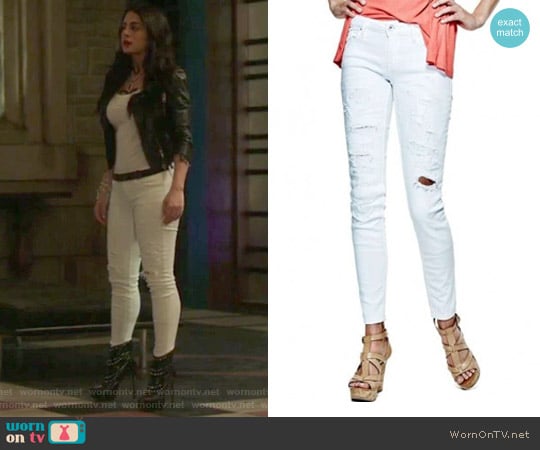 Guess Power Skinny Jeans in White Destroy Wash worn by Isabelle Lightwood (Emeraude Toubia ) on Shadowhunters