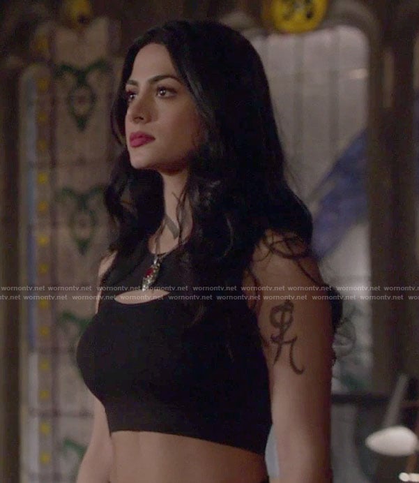 Isabelle’s black sports bra on Shadowhunters