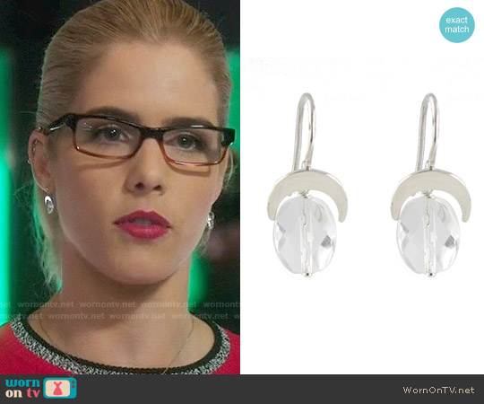Peggy Li Raindrop Earrings in Clear Quartz worn by Felicity Smoak (Emily Bett Rickards) on Arrow