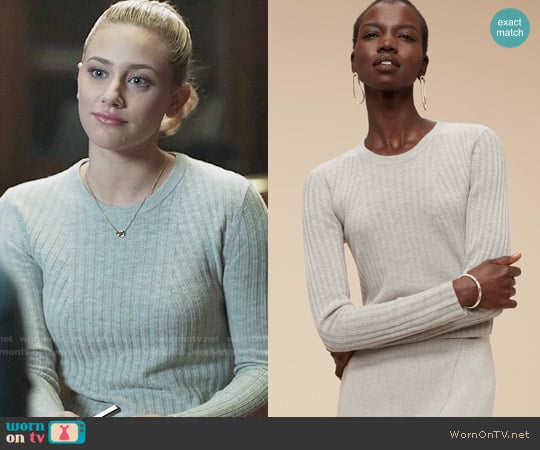 Babaton Nathaniel Sweater in Heather Light Grey worn by Betty Cooper (Lili Reinhart) on Riverdale