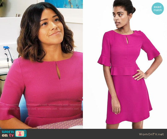 Banana Republic Peplum Flounce Dress in Bright Magenta worn by Jane Villanueva (Gina Rodriguez) on Jane the Virgin